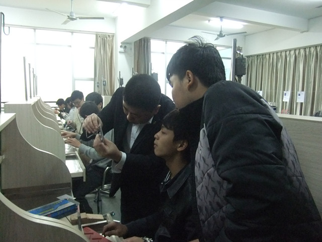 珠寶專業(yè)實(shí)訓(xùn)課程開啟工學(xué)結(jié)合新篇章，初步成效顯著